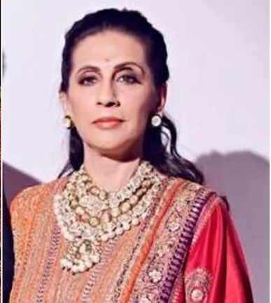 This image has an empty alt attribute; its file name is Sunita-Kapoor-Age-Family-Husband-Biography.jpg